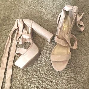 Lulus Never Worn Platform Laceup Heels